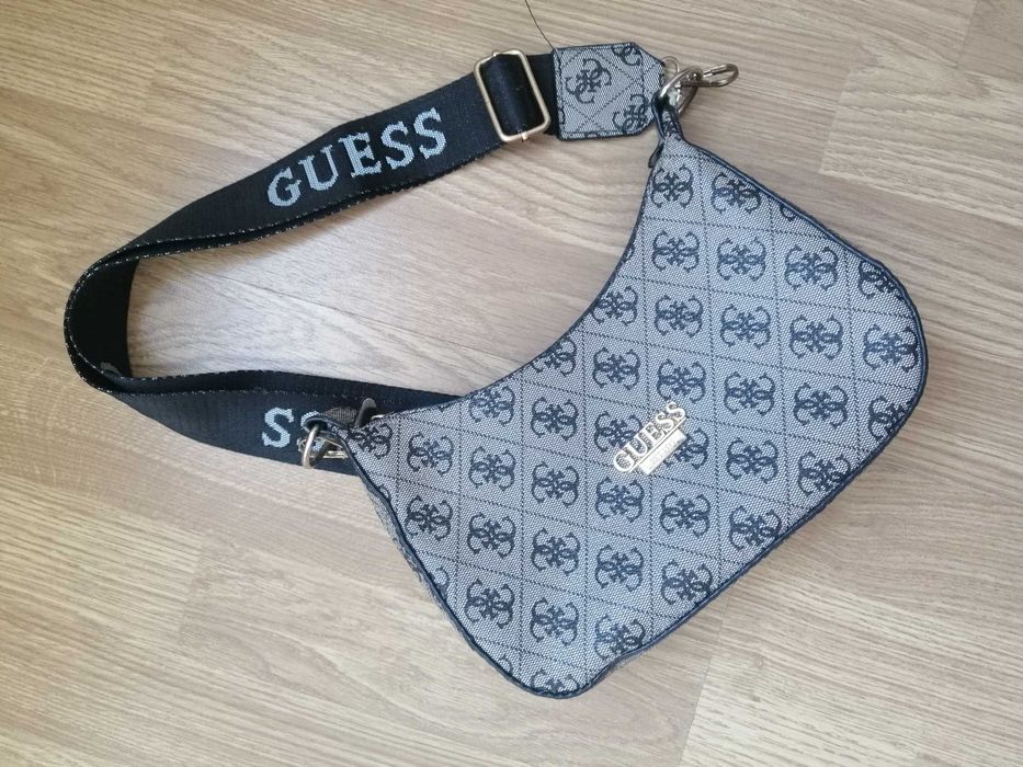 Дамска чанта Guess