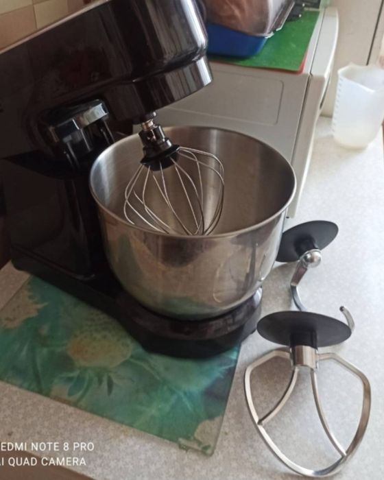 Кухонный планетарный миксер и тестомес