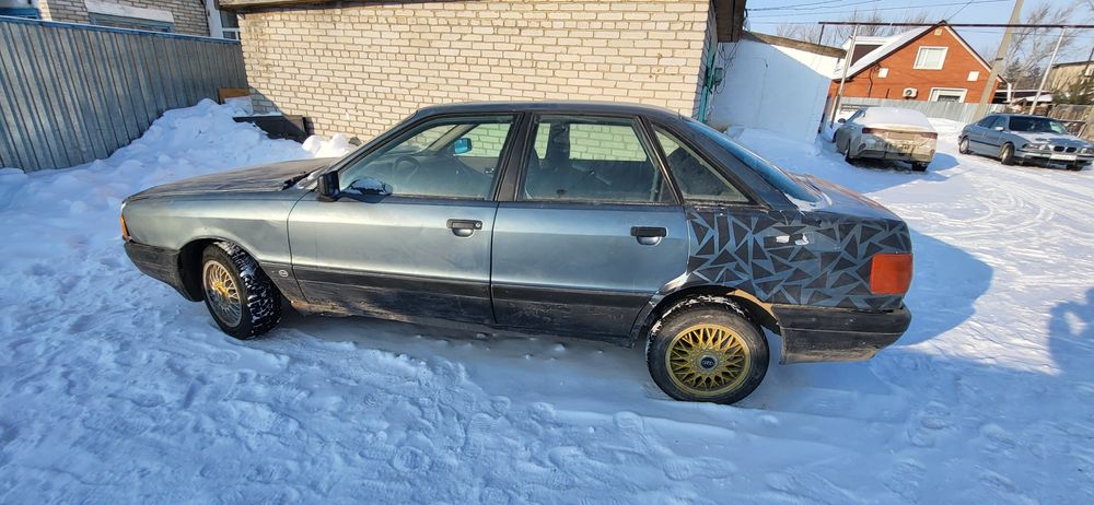 Продам ауди 80 б3.