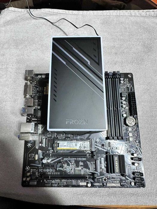 Placa de baza Gigabyte B550M DS3H