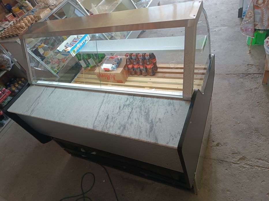 Холодильник сотилади