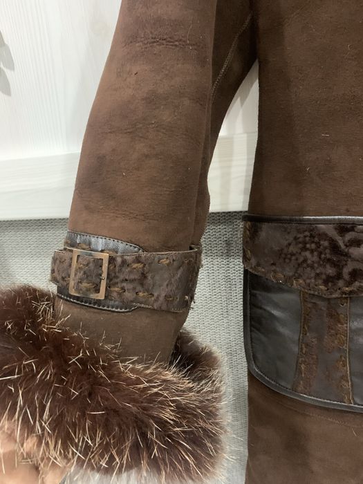 Пальто зимнее , дубленка , удлинненая.