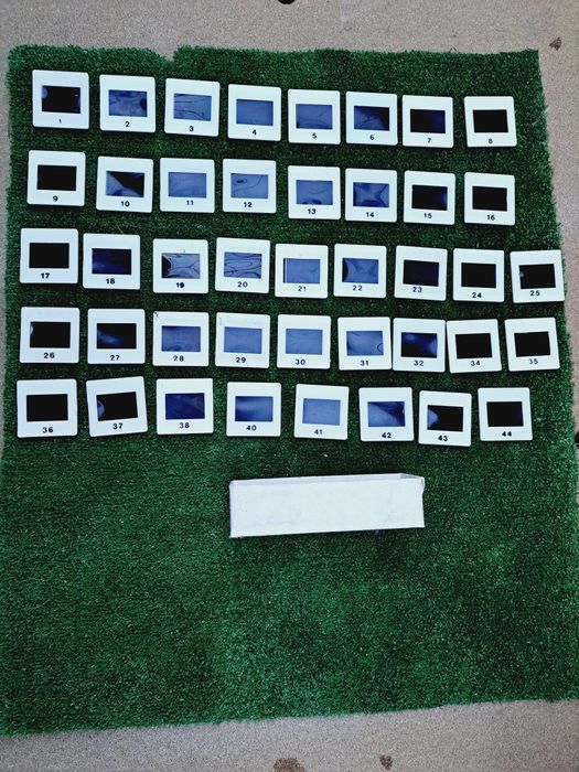 Продавам пълен комплект (в оригинален вид от 44 карти)