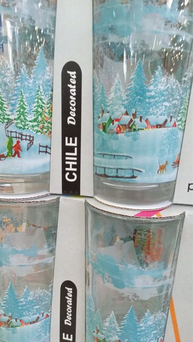 Безалкохолни чаши и коледни чаши с декорации ( различни видове)