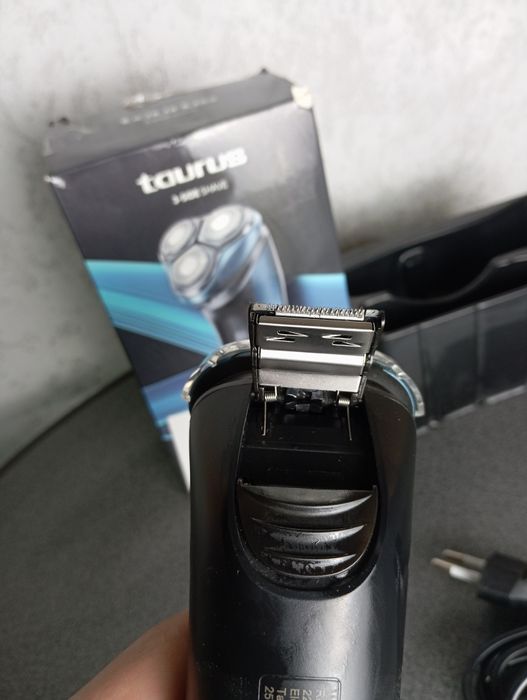 Машинка за бръснене Taurus shave 3-side