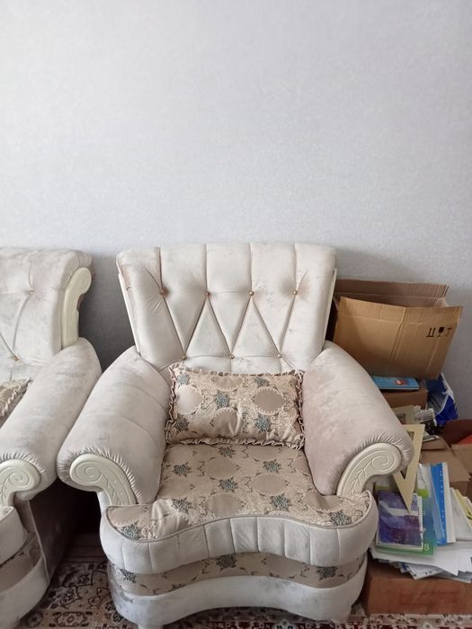 Диван и два кресла