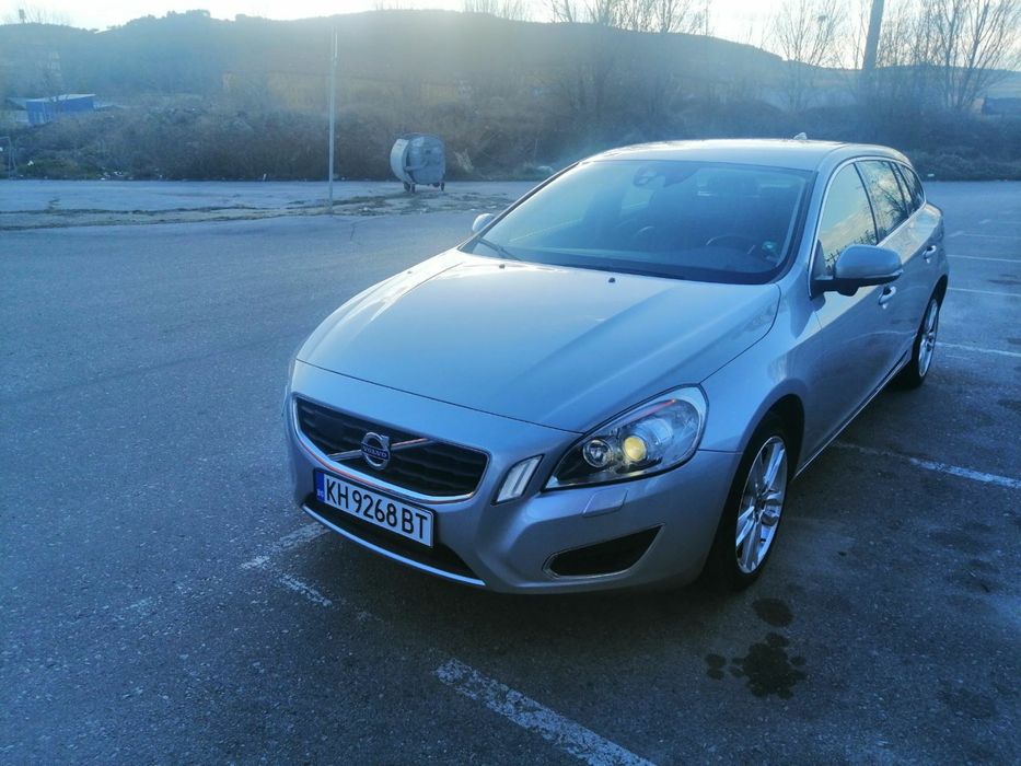 Продавам на части Волво V60 1.6Т 2011год,Бензин