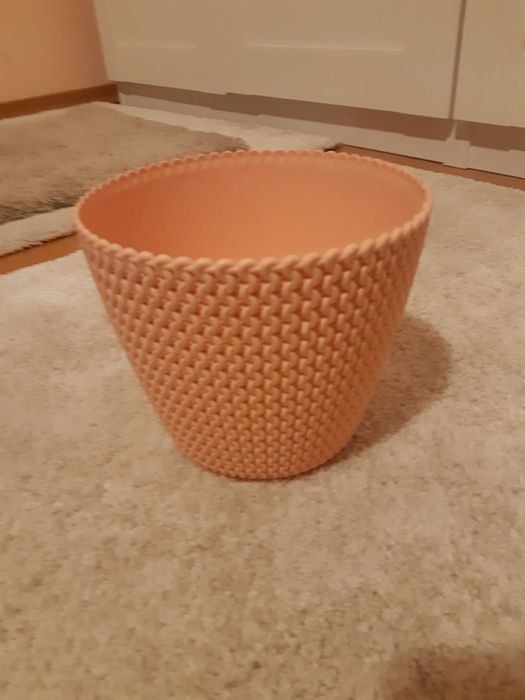 masca de ghiveci 4  modele (plastic, ceramica)