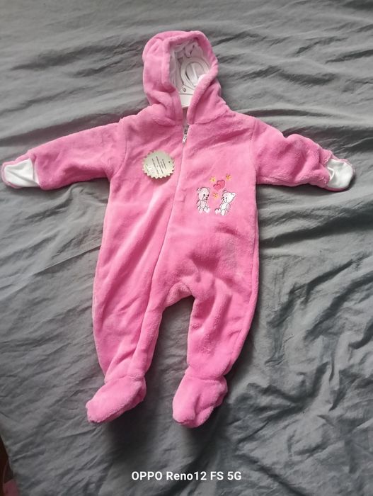 Salopeta bebe noua cu eticheta