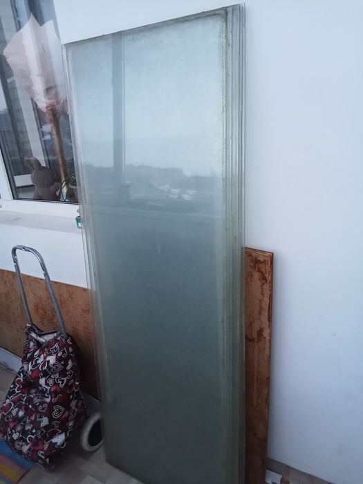 Продам стекла. От рамы.