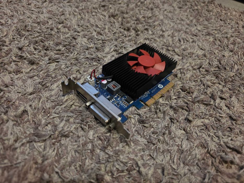 Placa video GT730 Low profile + un GT730 ALB
