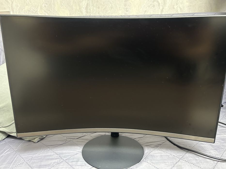 Монитор Samsung изогнутый 75 герц
