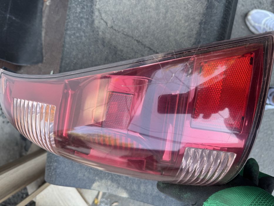 Продам задние фонари тойота 4runner