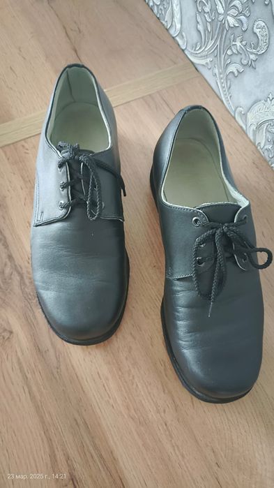 Продам натуральные туфли