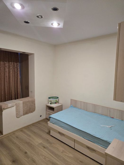 De închiriat apartament cu 3 camere în Tudor str Livezeni