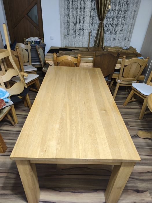 Masă din stejar masiv,impecabilă!