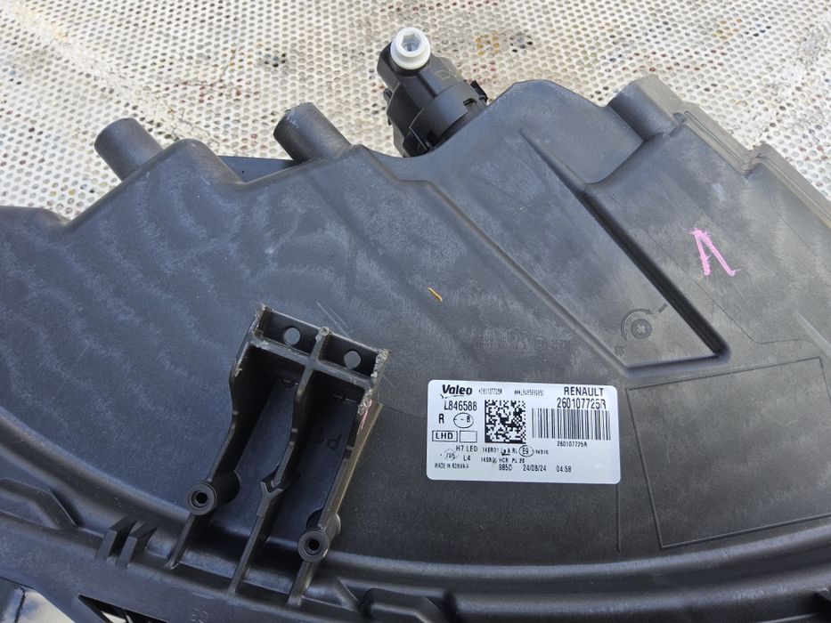 Far dreapta Full Led Dacia Duster 3 Bigster cod 260107725r ureche rupta