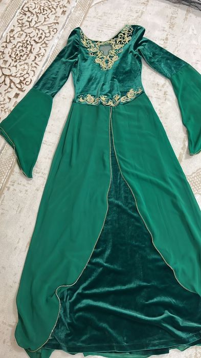 Продаётся платье