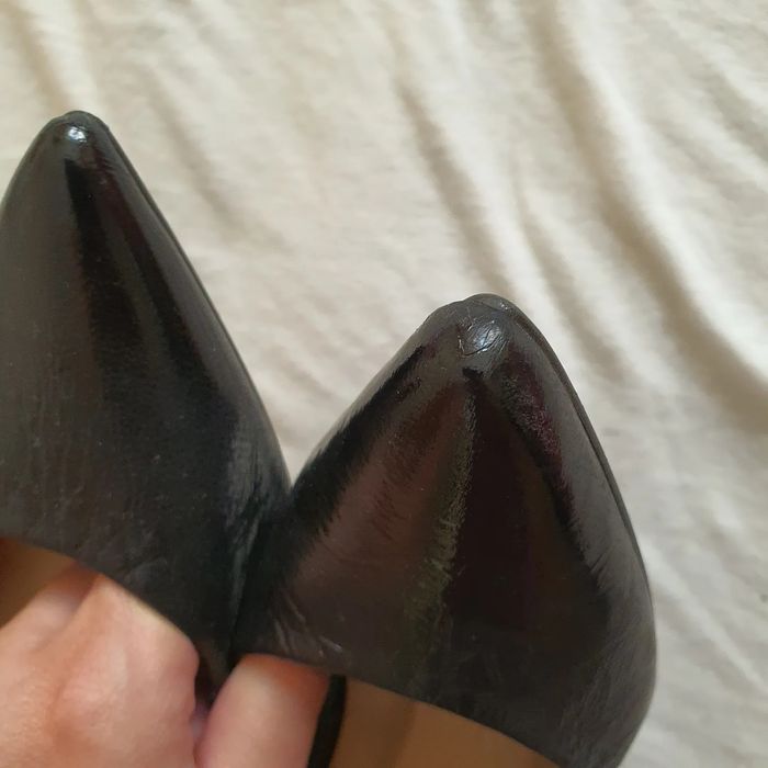 Pantofi cu toc negri din piele