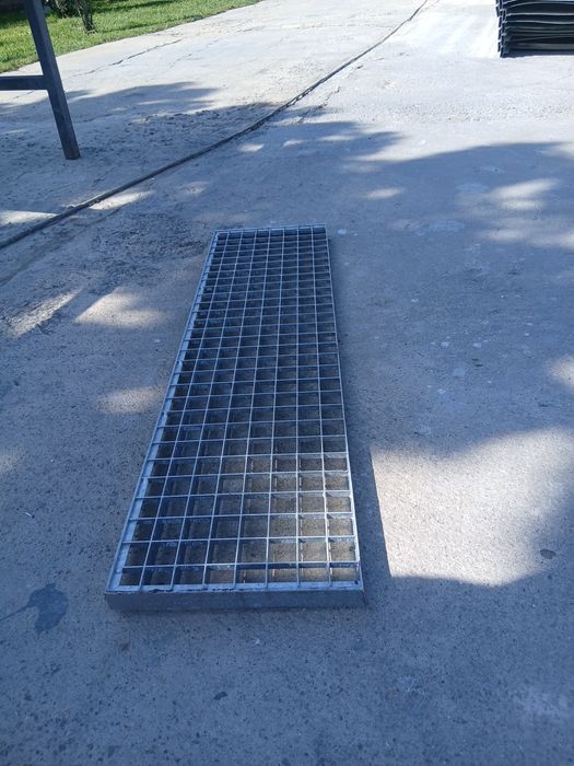 Trepte zincate galvanizate