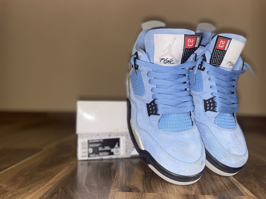 Jordan 4 “University Blue”