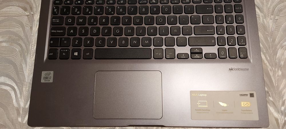 ASUS VivoBook 15 F515JA-EJ165T , i7-1065G7, 24 GB RAM DDR4