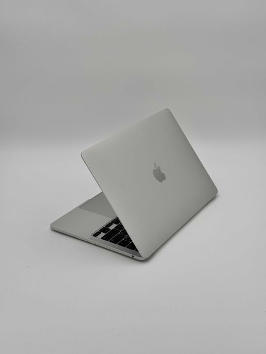 Macbook pro 13 M1 Nasiya Savdo bor