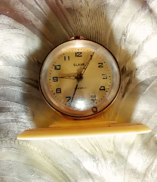 Разные часы и будильники