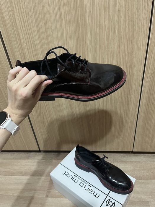 Лоферы кожаные женские