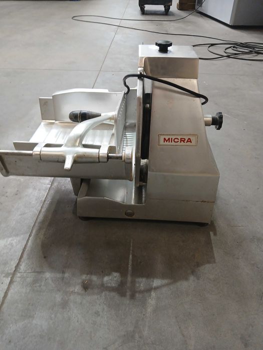 колбасорезачка професионалн