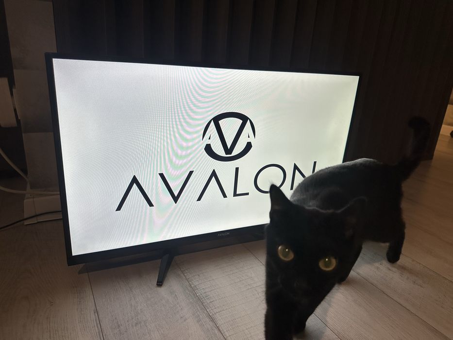 Smart телевизор AVALON 81 см