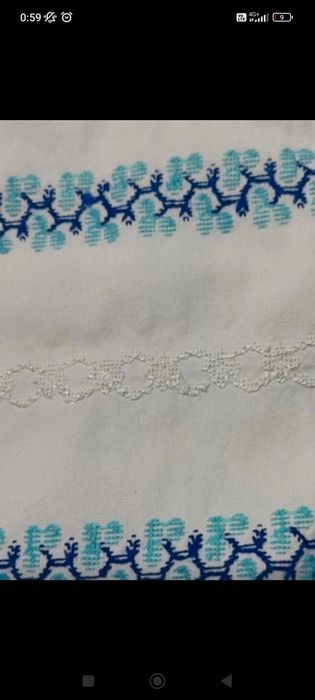 Ie tradițională cusuta manual