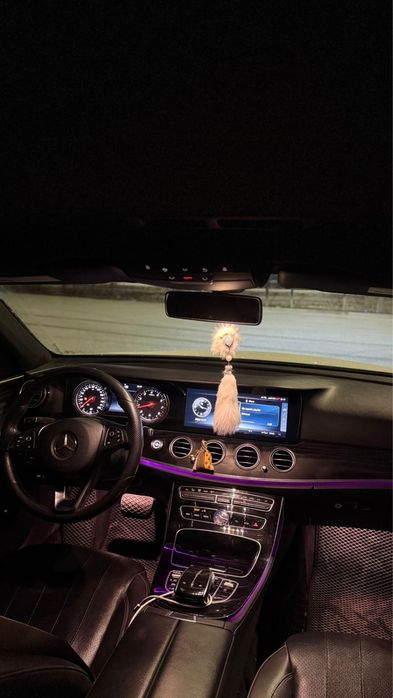 Продам авто Мерседес Е300 в отл сост