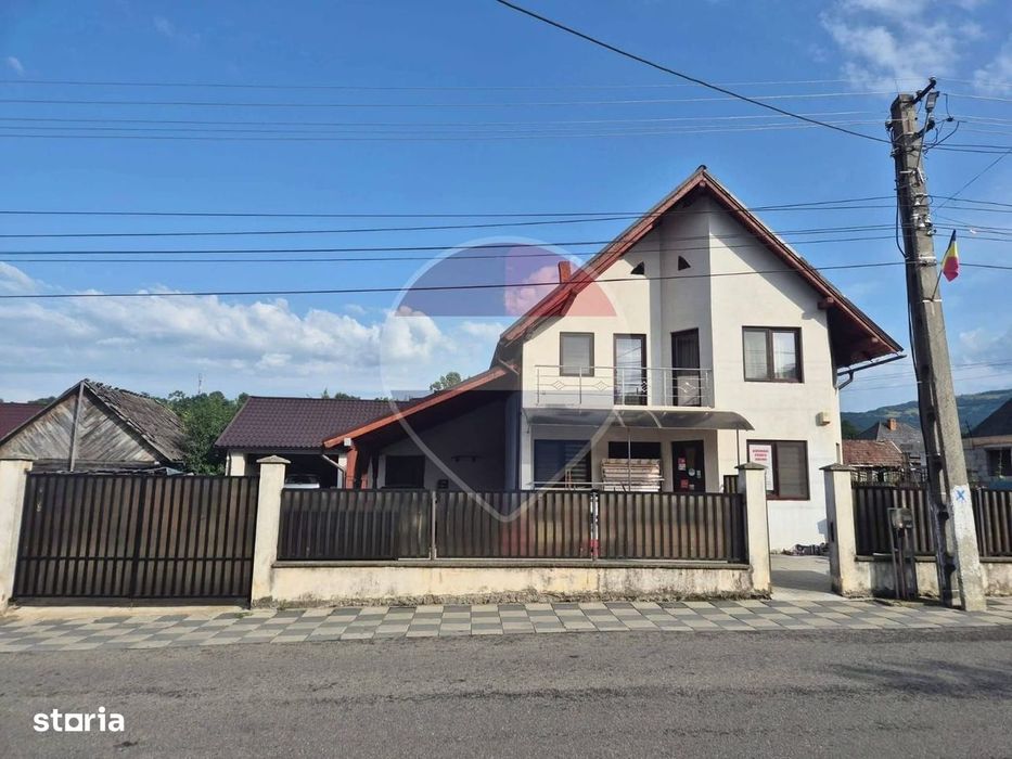 Casă / Vilă cu 4 camere de vânzare