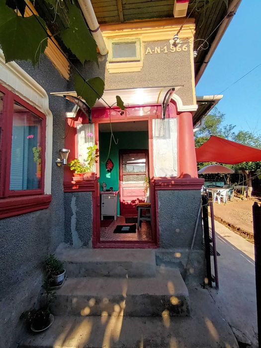 Gospodărie completă: Casă cărămidă, curte, livadă + Teren intravilan inclus
