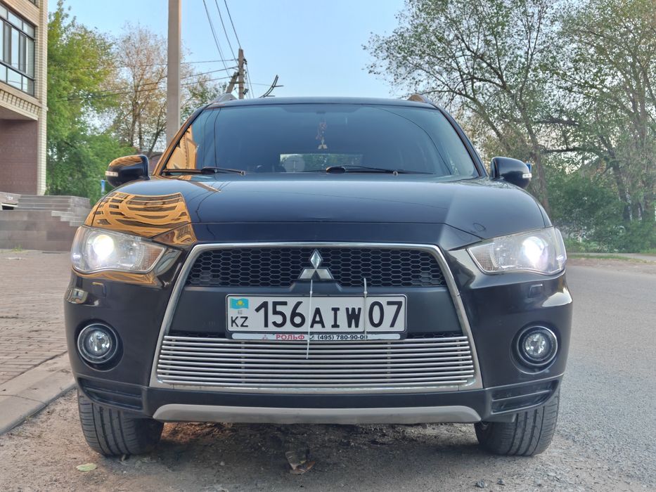 Mitsubishi outlander 2010