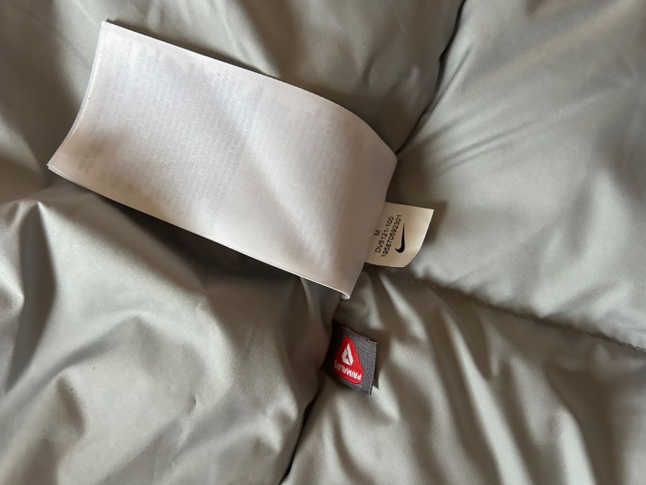 Яке NIKE  Бяло    !!!