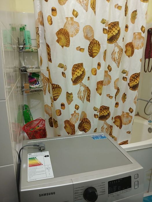 Карши шахардан срочно 1 хонали кв сотилади 220 млн