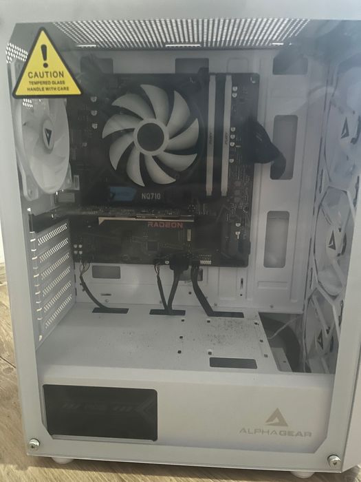 Vând pc gaming 2000 negociabil