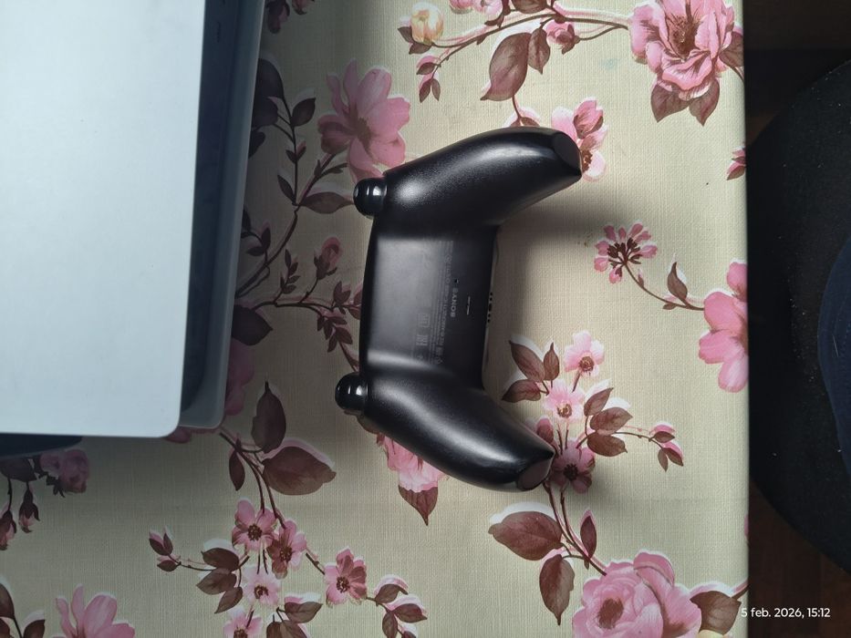 Vând PS5,cu fifa26 și fifa23