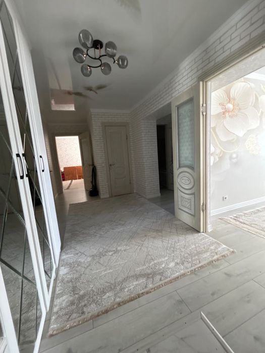 Продается трехкомнатая квартира