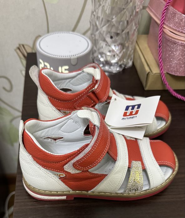 Продам сандали новые