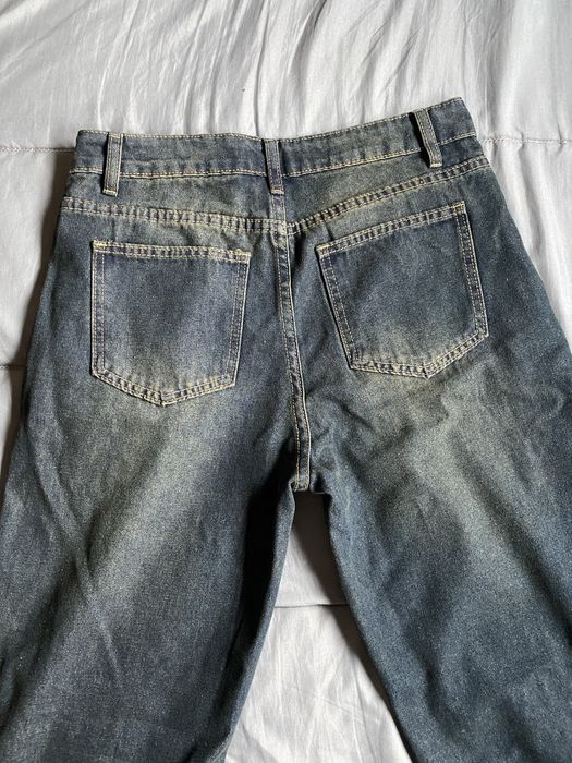 Широки, сини дънки