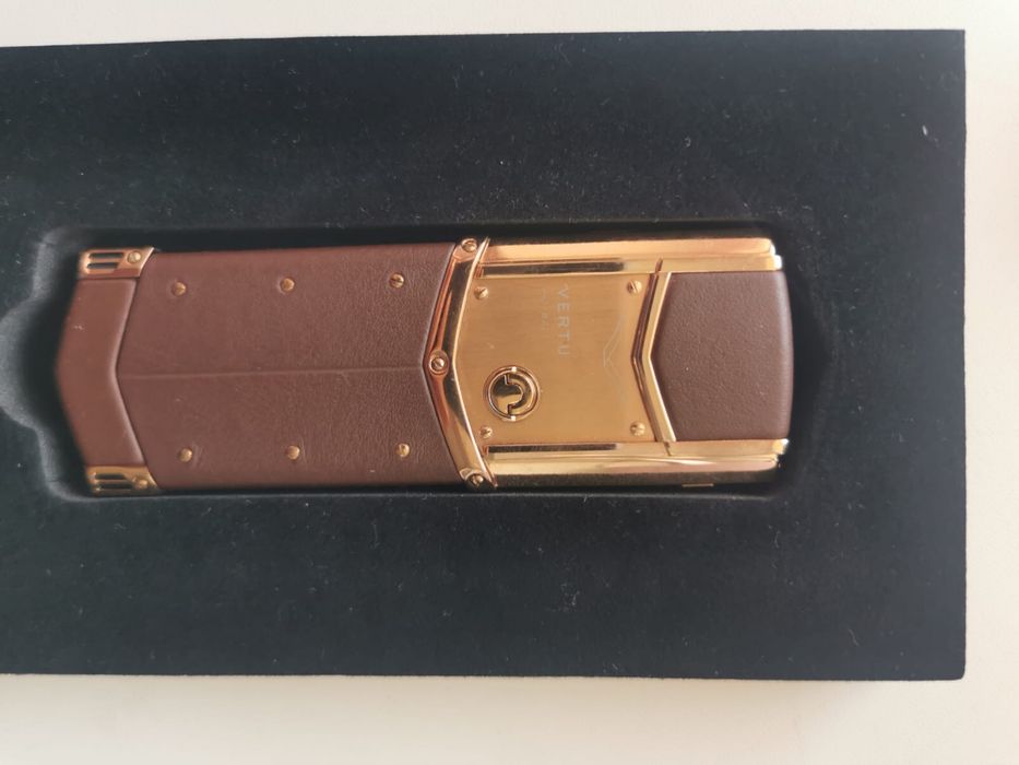Продам телефон Vertu
