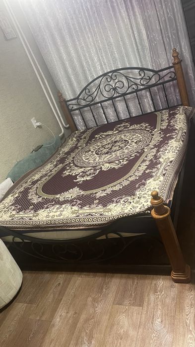 Двухспальная кровать