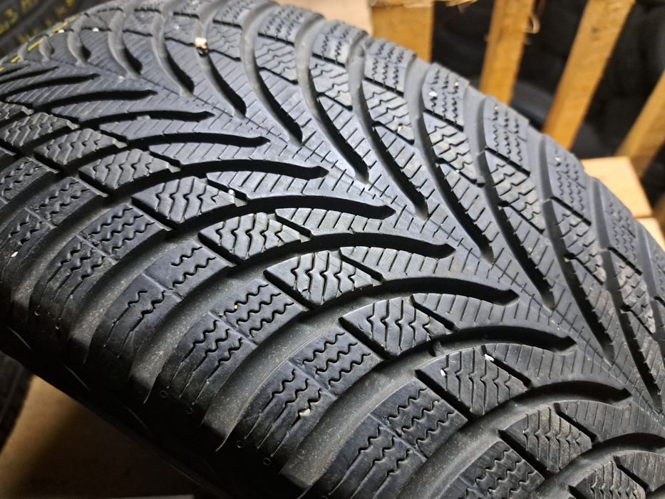 O anvelopa 215/60 R16 Apollo de iarna