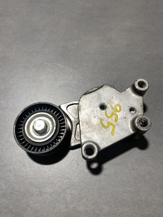 Rola intinzatoare curea distributie VKM33043 Citroen C3 2004