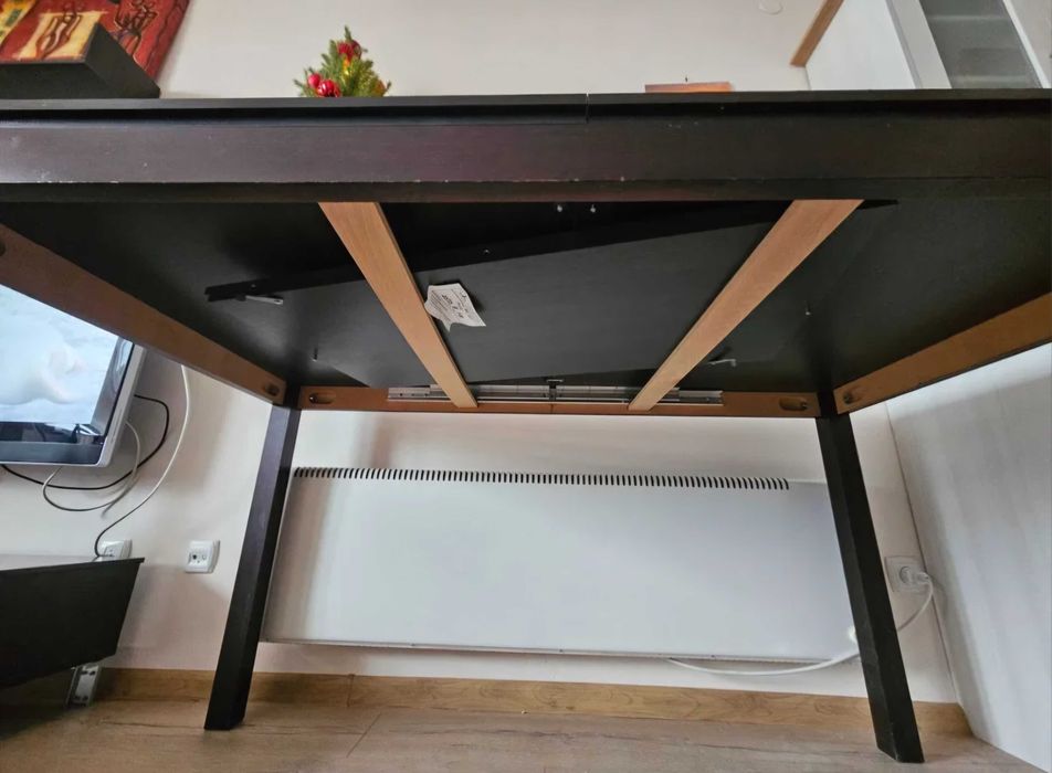 Дървена маса - масивна отлично състояние