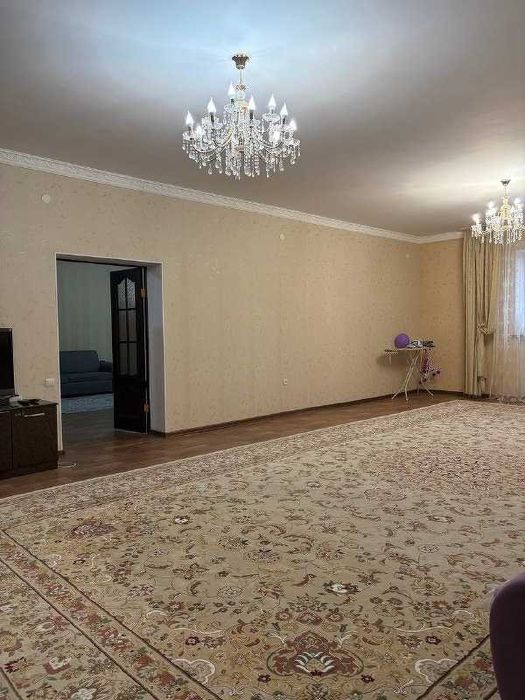 Продается коттедж на 12мкр по горячей цене