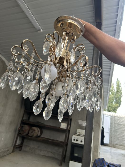 Продам люстры в хорошем состояний